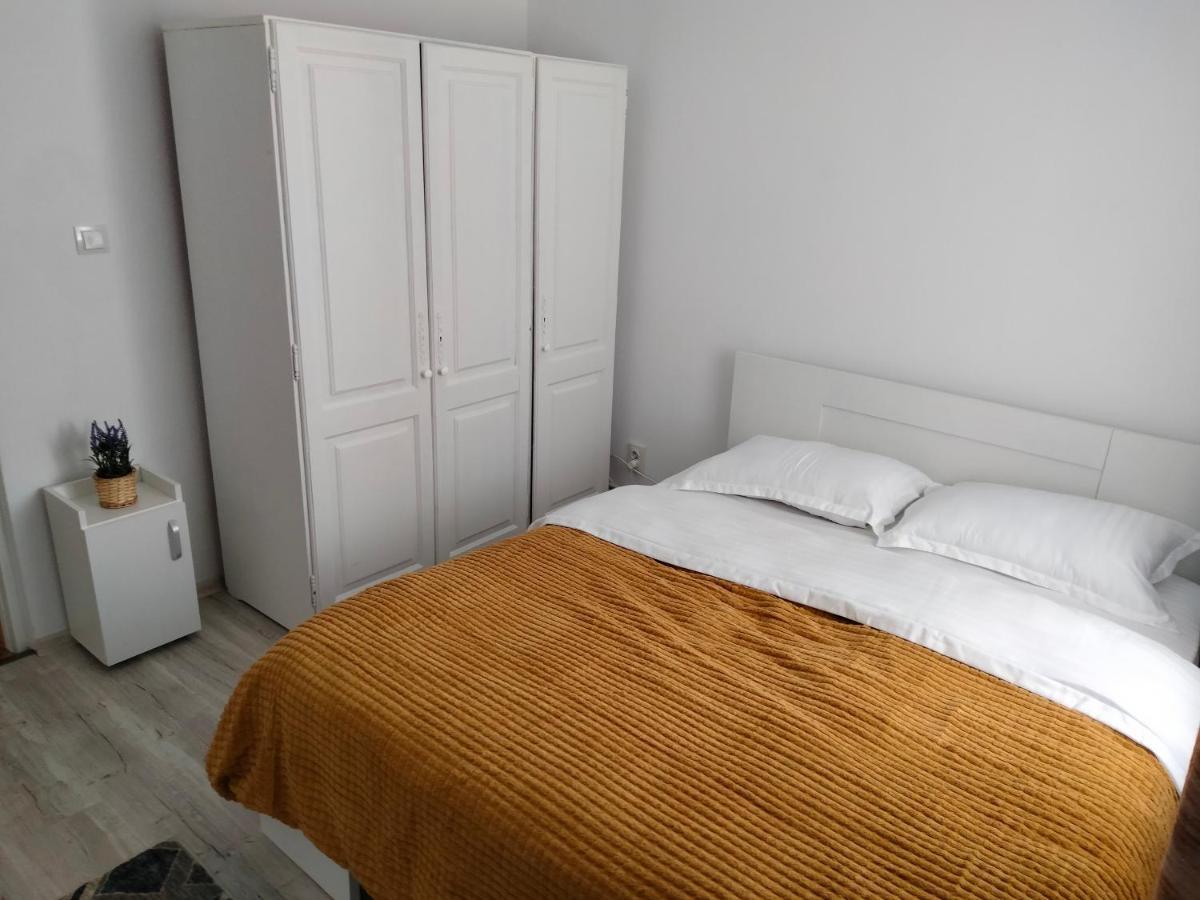 Bulevard Apartament Apartment Alba Iulia Bagian luar foto